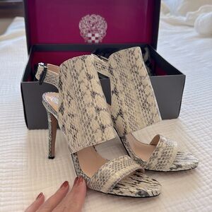 Vince Camuto heels, sz 8.5